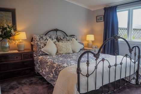 Photo of property in 20 Waikawa Road, Picton, 7220