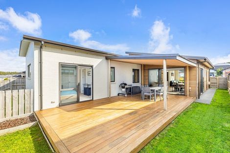 Photo of property in 74 Vinistra Road, Huapai, Kumeu, 0810