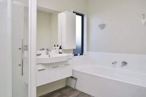 Photo of property in 90 Aston Drive, Waimairi Beach, Christchurch, 8083