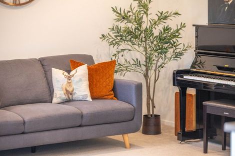 Photo of property in 21 Ruru Street, Cambridge, 3434