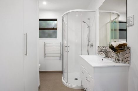 Photo of property in 22 Tio Tio Road, Miramar, Wellington, 6022