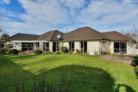 Photo of property in 68 Regency Crescent, Redwood, Christchurch, 8051