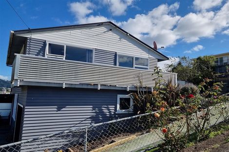Photo of property in 103 Waikawa Road, Picton, 7220