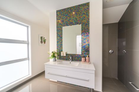 Photo of property in 175 Pacific Drive, Fitzherbert, Palmerston North, 4410