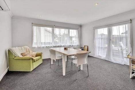 Photo of property in 10 Antrim Place, Hokowhitu, Palmerston North, 4410