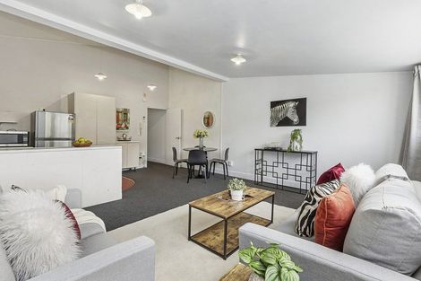 Photo of property in 1/5 Hopper Street, Mount Cook, Wellington, 6011