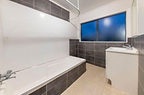 Photo of property in 30a Barneys Farm Road, Clendon Park, Auckland, 2103