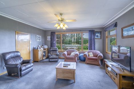 Photo of property in 1048 Lochiel-branxholme Road, Branxholme, Invercargill, 9874