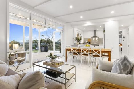 Photo of property in 156 Candia Road, Henderson Valley, Auckland, 0614