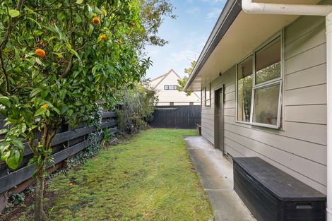 Photo of property in 8 Earl Place, Hokowhitu, Palmerston North, 4410