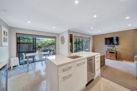 Photo of property in 18 Vanderbilt Place, Halswell, Christchurch, 8025