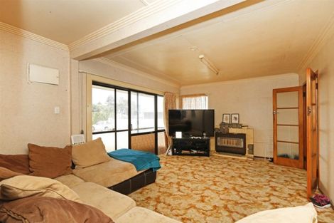 Photo of property in 32 Heaphy Road, Opunake, 4616