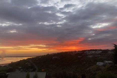 Photo of property in 17 Selleck Street, Mount Pleasant, Christchurch, 8081