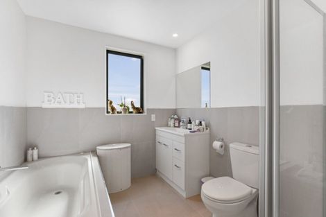 Photo of property in 6 Courage Road, Papakura, 2110