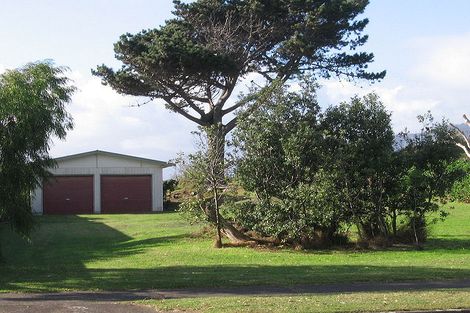 Photo of property in 23 Eruini Street, Waikanae Beach, Waikanae, 5036