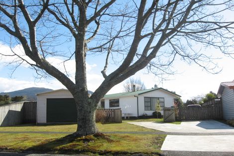 Photo of property in 14 Runuku Grove, Turangi, 3334