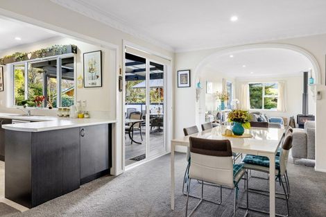 Photo of property in 11 Earle Place, Acacia Bay, Taupo, 3330