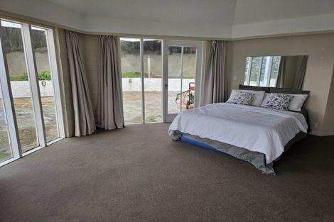 Photo of property in 9 Rangitane Street, Maupuia, Wellington, 6022