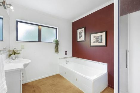 Photo of property in 15a Marchant Place, Westown, New Plymouth, 4310