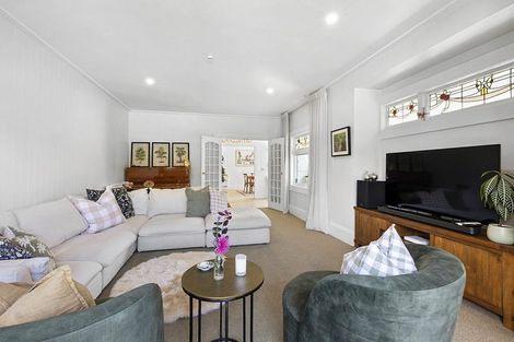 Photo of property in 8 Dorset Avenue, Westown, New Plymouth, 4310