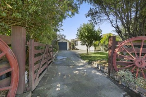 Photo of property in 16 Leeston And Lake Road, Leeston, 7632