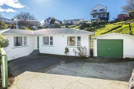 Photo of property in 39 Vista Crescent, Maoribank, Upper Hutt, 5018