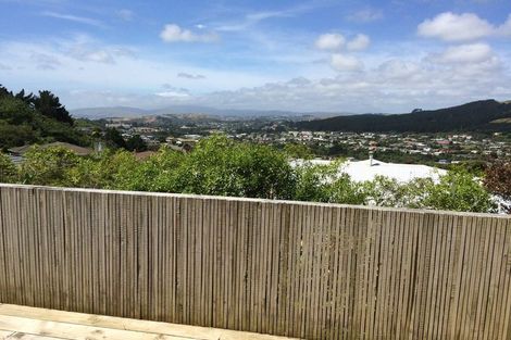 Photo of property in 5 Bishops Glen, Tawa, Wellington, 5028