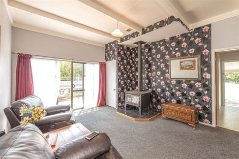 Photo of property in 46 Whangaehu Village Road, Whangaehu, Whanganui, 4581