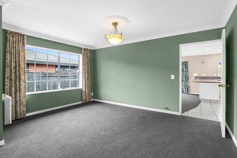 Photo of property in 16 Rosebank Avenue, Kelvin Grove, Palmerston North, 4414