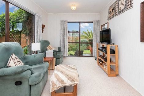 Photo of property in 1/15 Solana Court, Botany Downs, Auckland, 2010