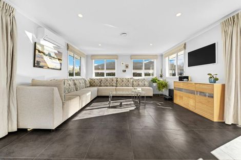 Photo of property in 15 Malbec Place, Huapai, Kumeu, 0810