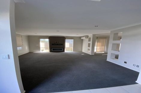 Photo of property in 12 Muirlea Drive, Flat Bush, Auckland, 2016