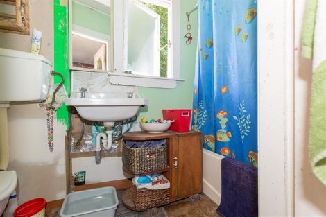 Photo of property in 16 Bass Street, Woolston, Christchurch, 8062