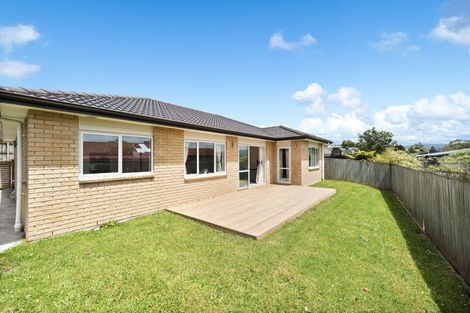 Photo of property in 5 Nirmal Place, Sunnyvale, Auckland, 0612