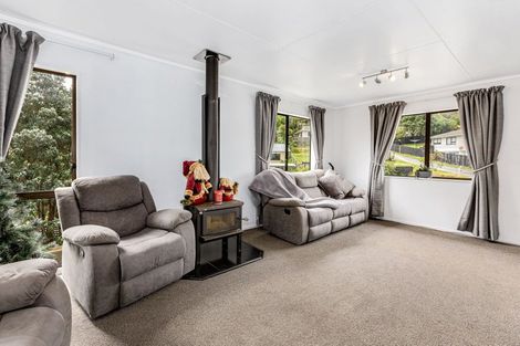 Photo of property in 35 Omapere Street, Whitby, Porirua, 5024