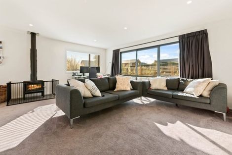 Photo of property in 11 Kapuka Lane, Wanaka, 9305