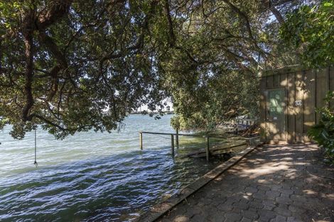 Photo of property in 54a Stanley Point Road, Stanley Point, Auckland, 0624