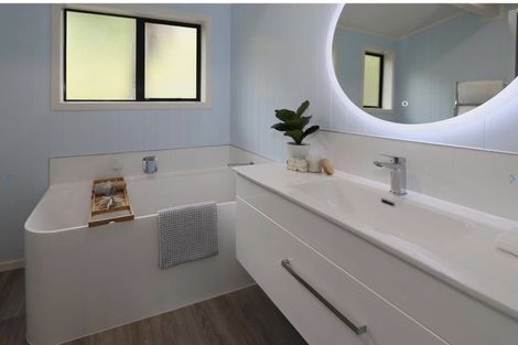 Photo of property in 5 Libra Place, Kawaha Point, Rotorua, 3010