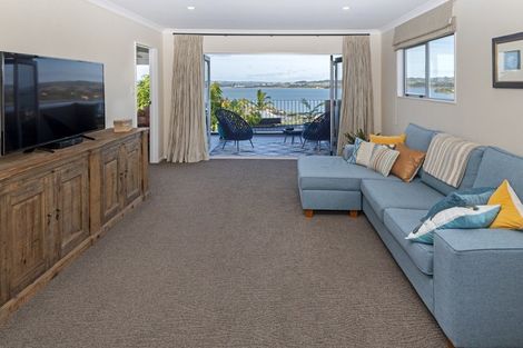 Photo of property in 3 Pounamu Place, Shelly Park, Auckland, 2014