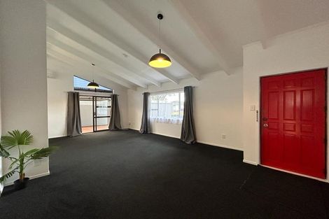 Photo of property in 2a Pinedale Place, Henderson, Auckland, 0610