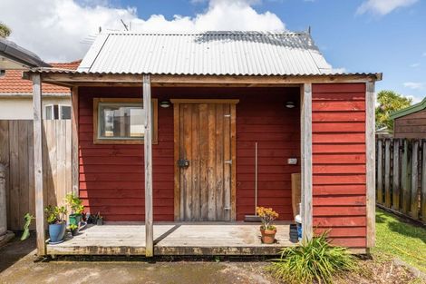 Photo of property in 22 Glengarry Road, Glen Eden, Auckland, 0602