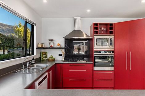 Photo of property in 1 Coburn Place, Lake Hayes, Queenstown, 9304