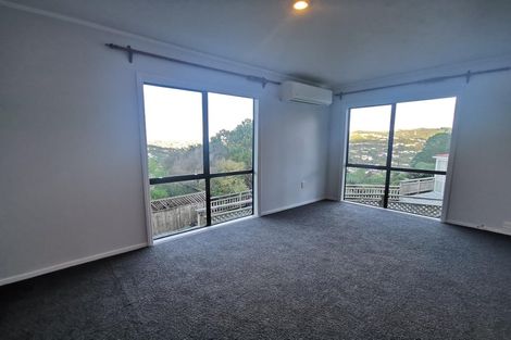 Photo of property in 113 Percy Dyett Drive, Karori, Wellington, 6012