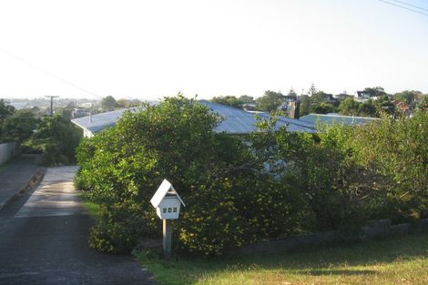 Photo of property in 545 Glenfield Road, Glenfield, Auckland, 0629