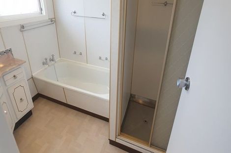 Photo of property in 2/90 Pakuranga Road, Pakuranga, Auckland, 2010