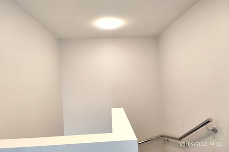 Photo of property in 4 Chatsworth Crescent, Pakuranga Heights, Auckland, 2010