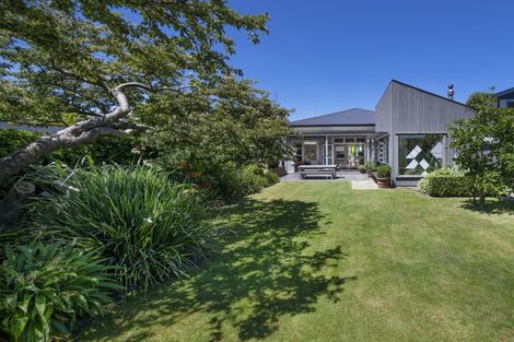 Photo of property in 48 Derwent Street, Island Bay, Wellington, 6023