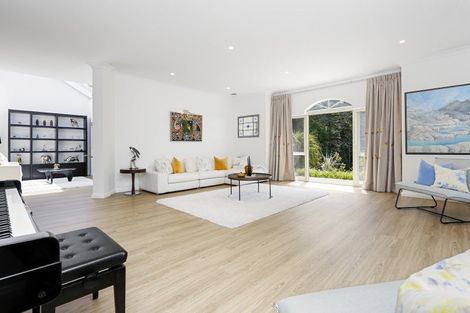 Photo of property in 7 Hobbs Road, Matakatia, Whangaparaoa, 0930