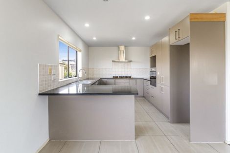 Photo of property in 37 Kestev Drive, Flat Bush, Auckland, 2016