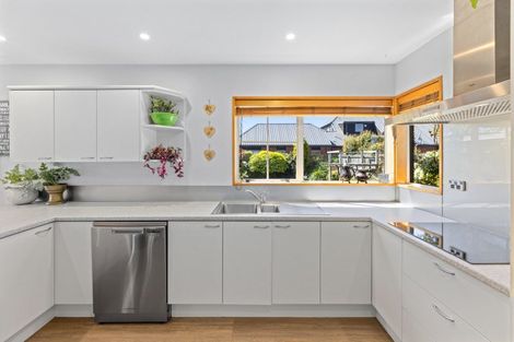 Photo of property in 16 Patricia Place, Harewood, Christchurch, 8051